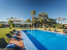 Photo of Luxury Villa in Andalucía with Staff Near the Beach