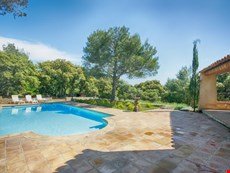 Photo of Family-Friendly Villa Near Isle-sur-la-Sorgue in Provence