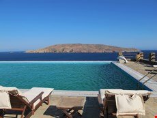 Photo 2 of Reviews of Luxury Villa on Mykonos Within Walking Distance of the Beach