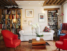 Photo of Warm Apartment Near Cirque d’Hiver
