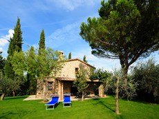 Photo of Apartment in Umbria on Large Estate with Two Pools