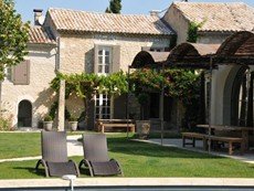 Photo of Large villa near St-Remy-de-Provence