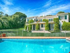 Photo of Beautiful Villa Accessible to Beaches and Near Sainte Maxime