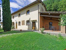 Photo of Tuscany Farmhouse Close to a Castle